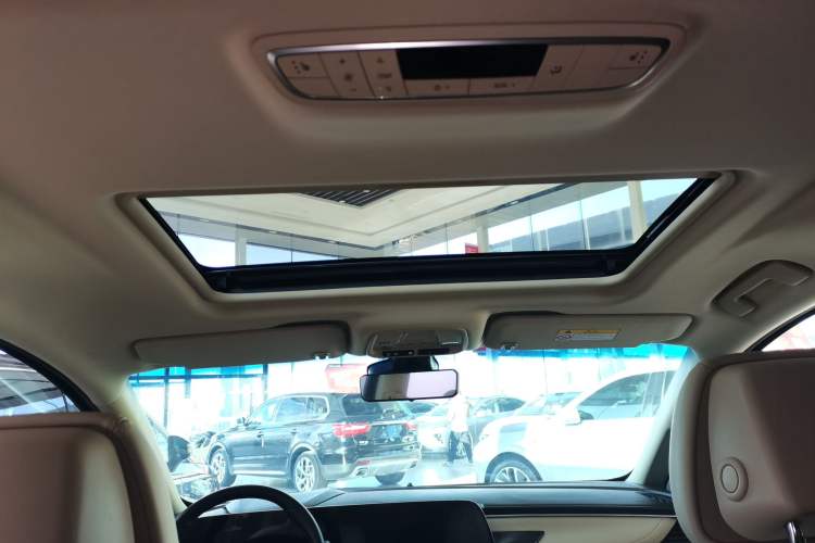 Used Buick GL8 2023 ES Lu Zun Deluxe Model Headliner