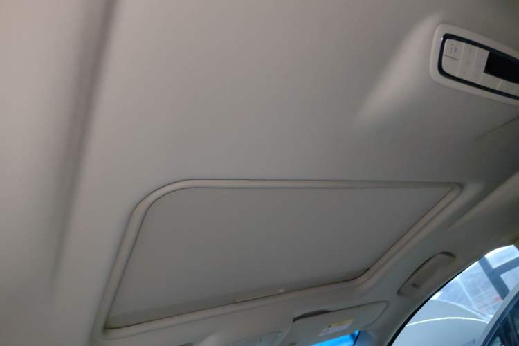 Used Buick GL8 2023 ES Lu Zun Deluxe Model Headliner