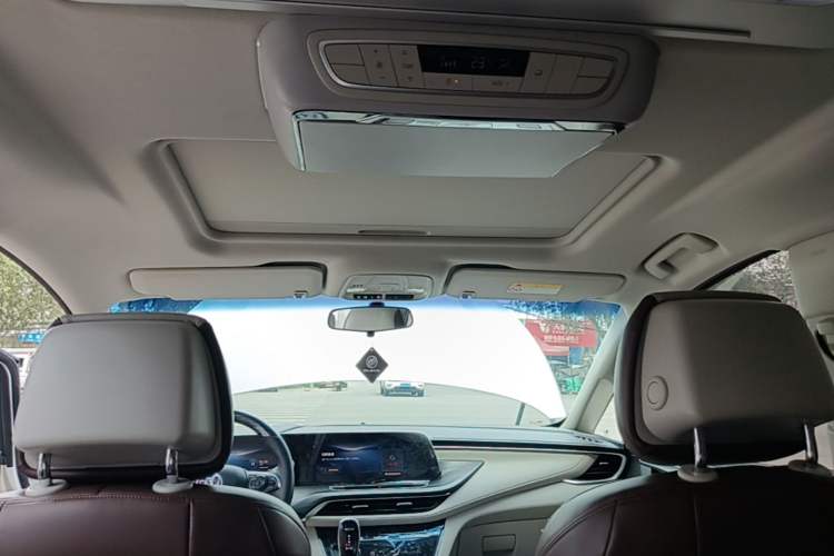Used Buick GL8 2023 ES Lu Zun Comfort Model Headliner