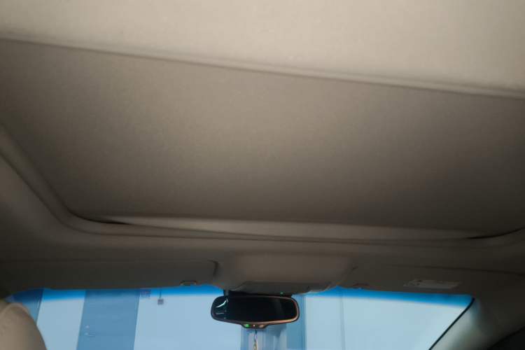 Used Buick GL8 2023 Facelifted Land Cruiser Executive Luxury Version Headliner