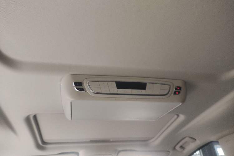 Used Buick GL8 2023 ES Lu Zun Comfort Model Headliner