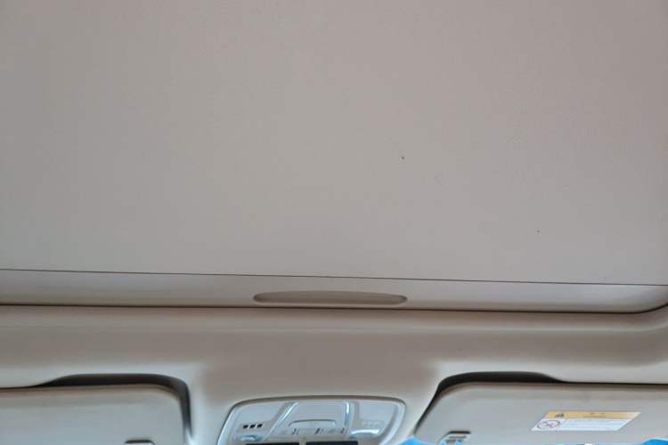 Used Buick GL8 2023 ES Lu Zun Deluxe Model Headliner