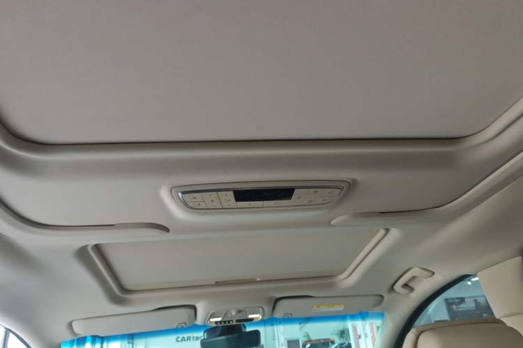 Used Buick GL8 2023 ES Lu Zun Luxury Model Headliner