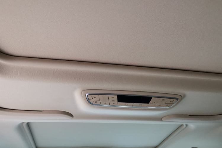 Used Buick GL8 2023 ES Lu Zun Luxury Model Headliner