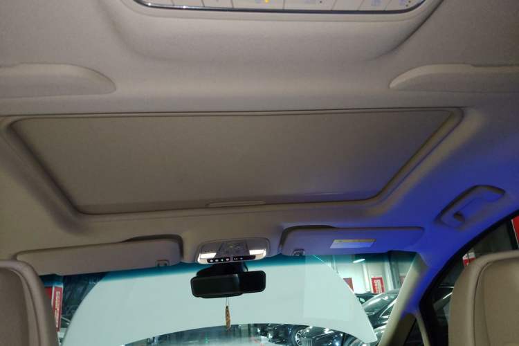 Used Buick GL8 2023 ES Lu Zun Luxury Model Headliner