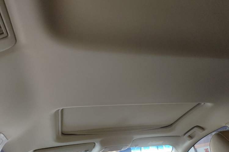 Used Buick GL8 2023 Facelifted Land Cruiser Executive Luxury Version Headliner