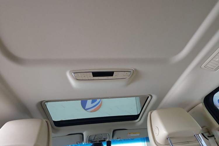Used Buick GL8 2023 ES Lu Zun Deluxe Model Headliner