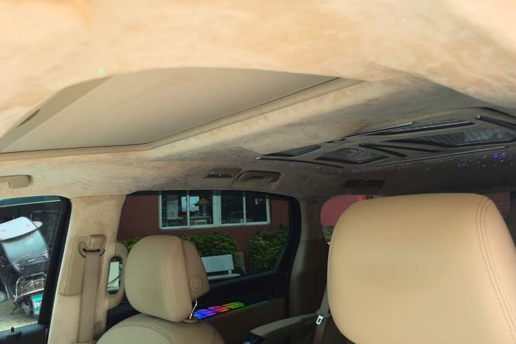 Used Buick GL8 2023 ES Lu Zun Deluxe Model Headliner