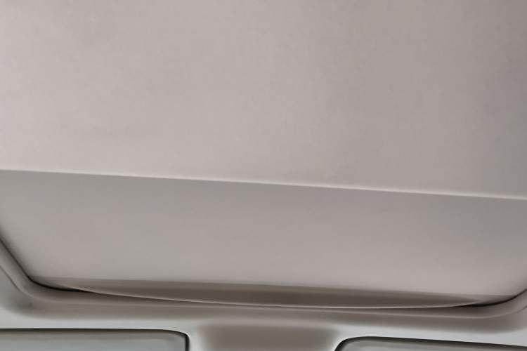 Used Buick GL8 2023 Facelifted Land Cruiser Executive Luxury Version Headliner