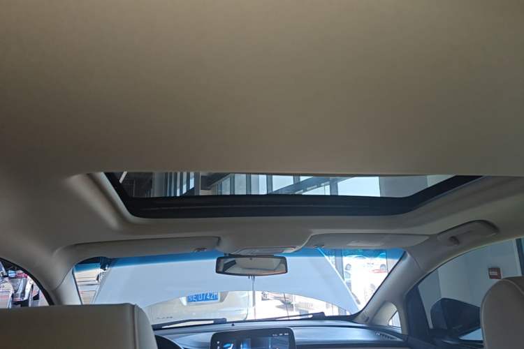 Used Buick GL8 2023 Facelifted Land Cruiser Executive Luxury Version Headliner