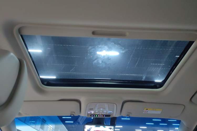 Used Buick GL8 2023 ES Lu Zun Deluxe Model Headliner