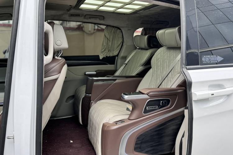 Used Buick GL8 2023 ES Lu Zun Comfort Model Interior 1