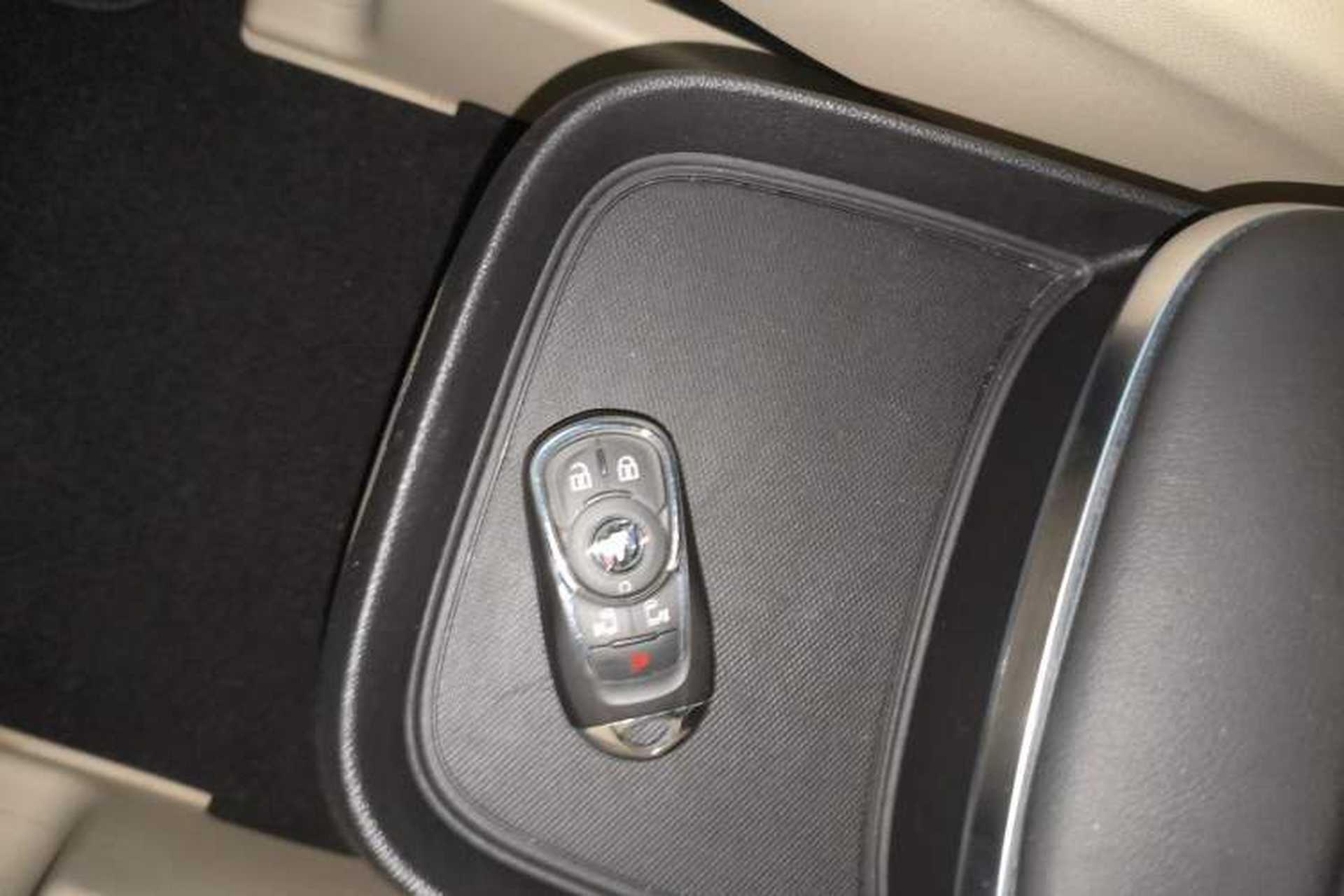 Used Buick GL8 2023 ES Lu Zun Deluxe Model Interior 1