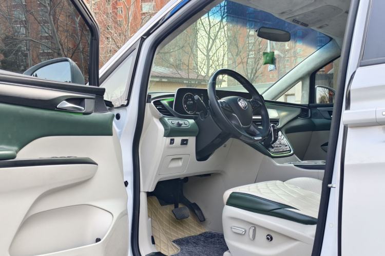 Used Buick GL8 2023 ES Lu Zun Comfort Model Interior 1