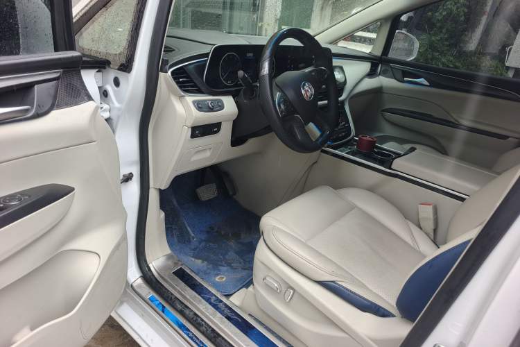 Used Buick GL8 2023 ES Lu Zun Comfort Model Interior 1
