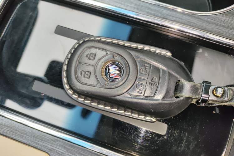 Used Buick GL8 2023 ES Lu Zun Deluxe Model Interior 1