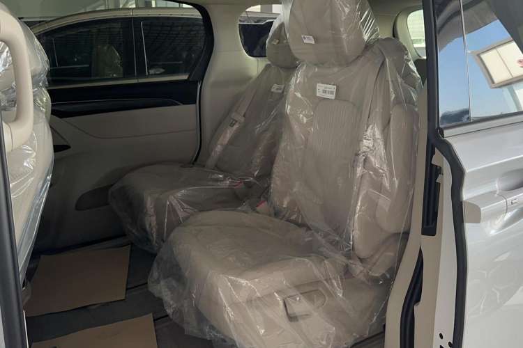 Used Buick GL8 2023 ES Lu Zun Comfort Model Interior 1