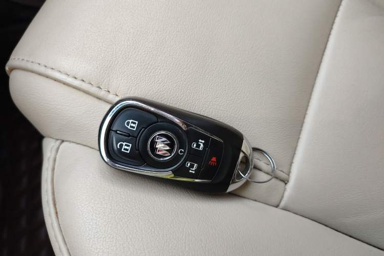 Used Buick GL8 2023 ES Lu Zun Deluxe Model Interior 1