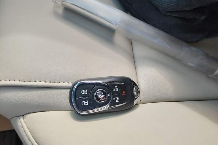 Used Buick GL8 2023 ES Lu Zun Deluxe Model Interior 1
