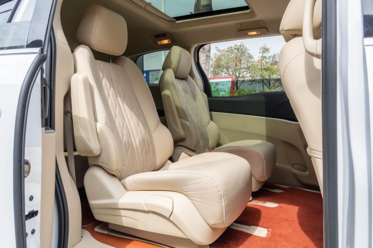 Used Buick GL8 2023 Land Executive Class Deluxe Model Interior 10