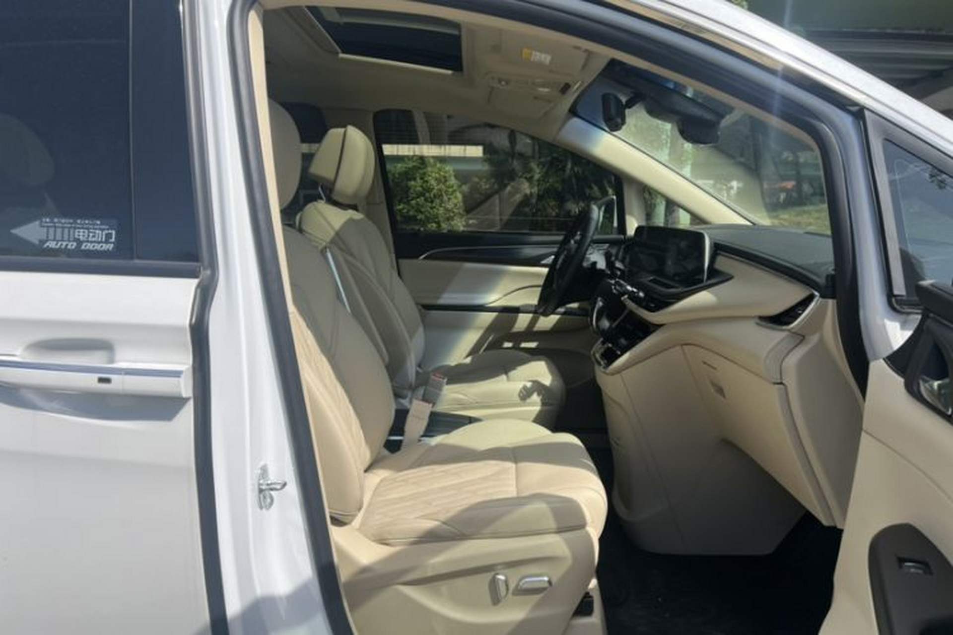 Used Buick GL8 2023 ES Lu Zun Flagship Model Interior 10