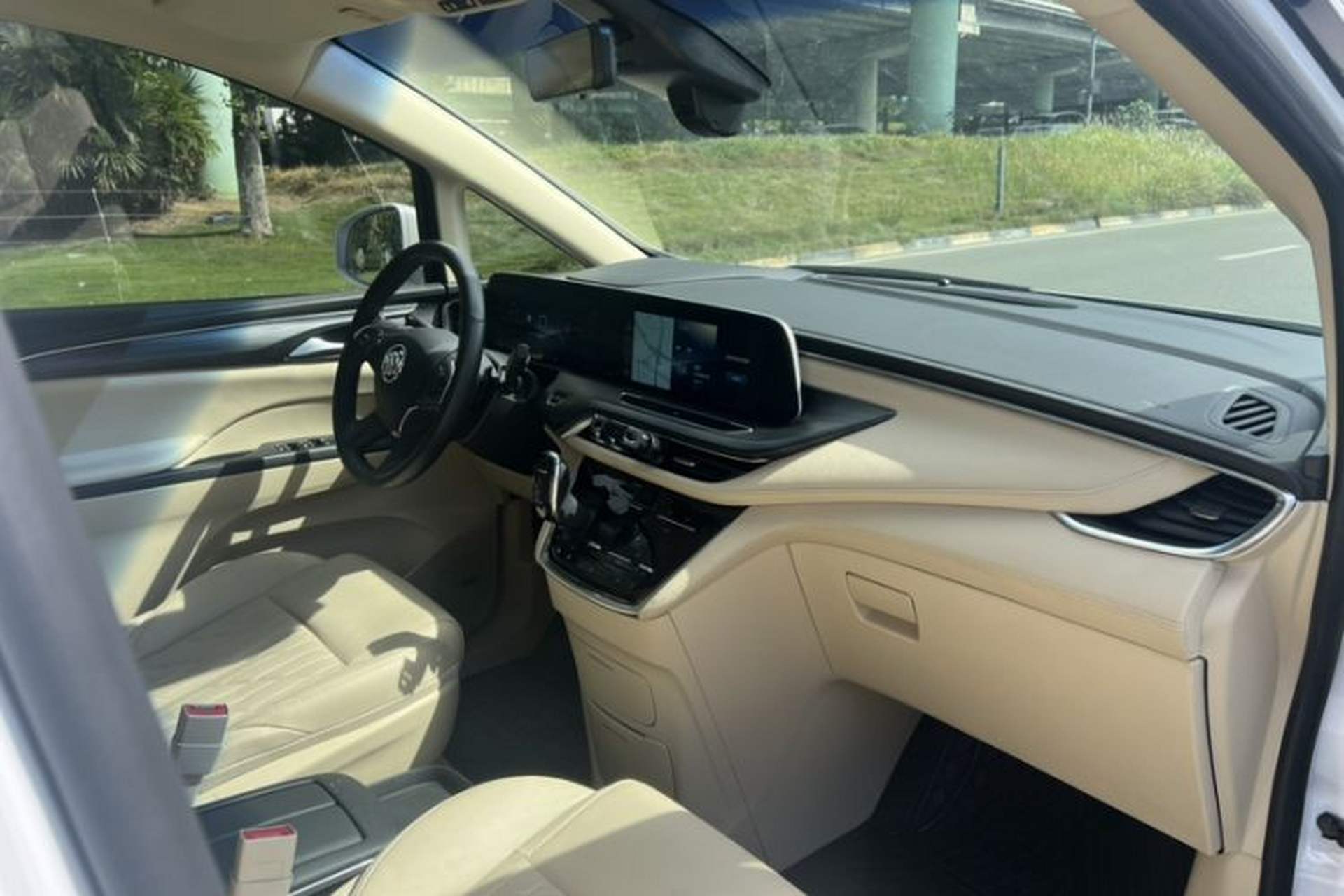 Used Buick GL8 2023 ES Lu Zun Flagship Model Interior 12