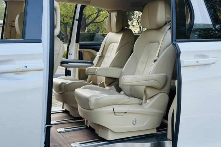 Used Buick GL8 2023 ES Lu Zun Deluxe Model Interior 2