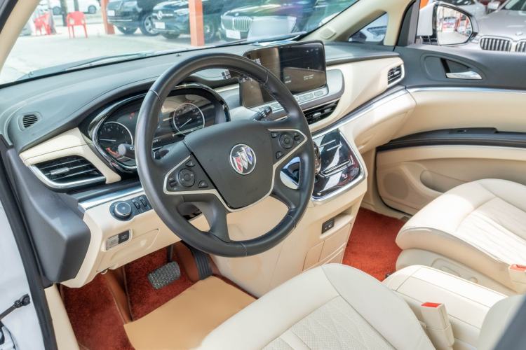 Used Buick GL8 2023 Land Executive Class Deluxe Model Interior 2