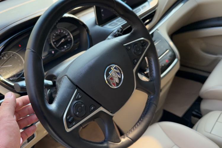 Used Buick GL8 2023 Facelifted Land Cruiser Executive Luxury Version Interior 2