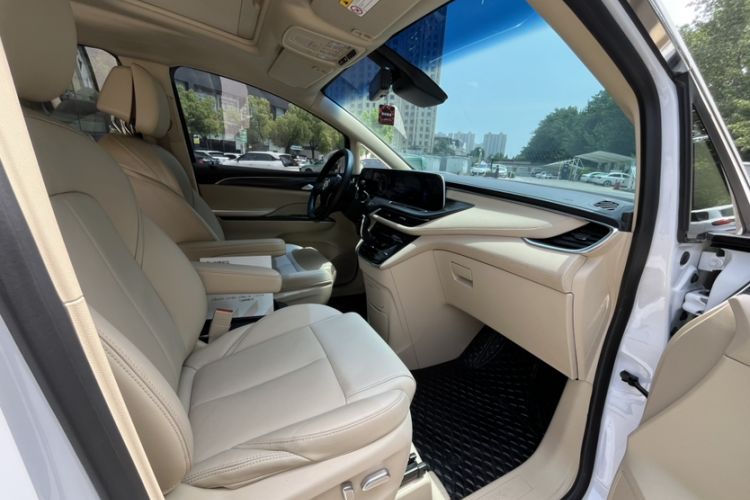 Used Buick GL8 2023 ES Lu Zun Deluxe Model Interior 2