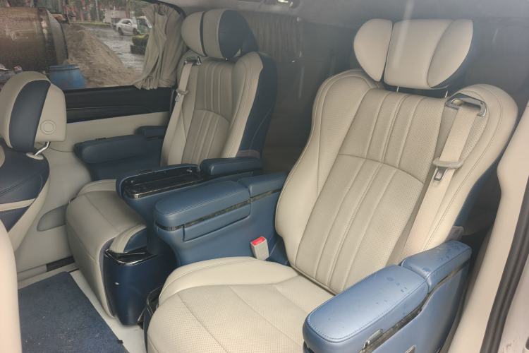 Used Buick GL8 2023 ES Lu Zun Comfort Model Interior 2