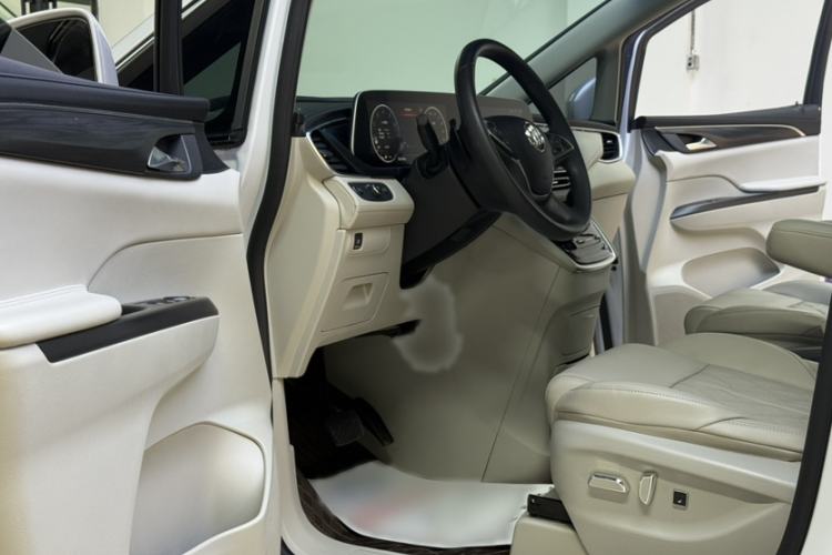 Used Buick GL8 2023 ES Lu Zun Comfort Model Interior 2