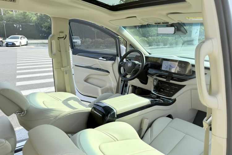 Used Buick GL8 2023 ES Lu Zun Deluxe Model Interior 2