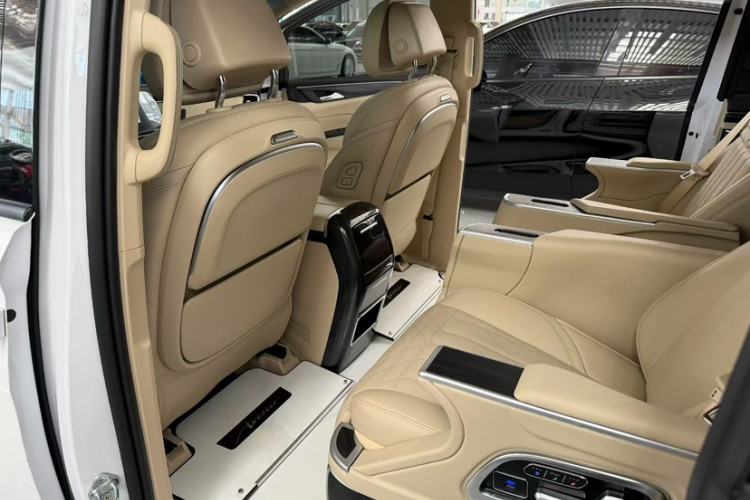 Used Buick GL8 2023 ES Lu Zun Deluxe Model Interior 2