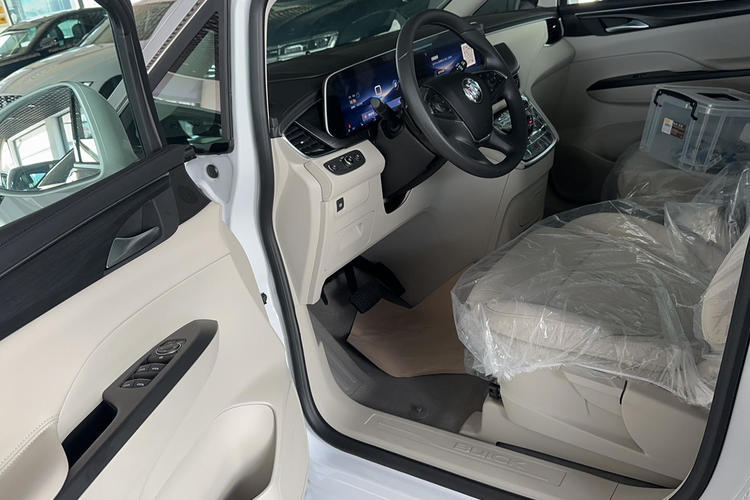 Used Buick GL8 2023 ES Lu Zun Comfort Model Interior 2