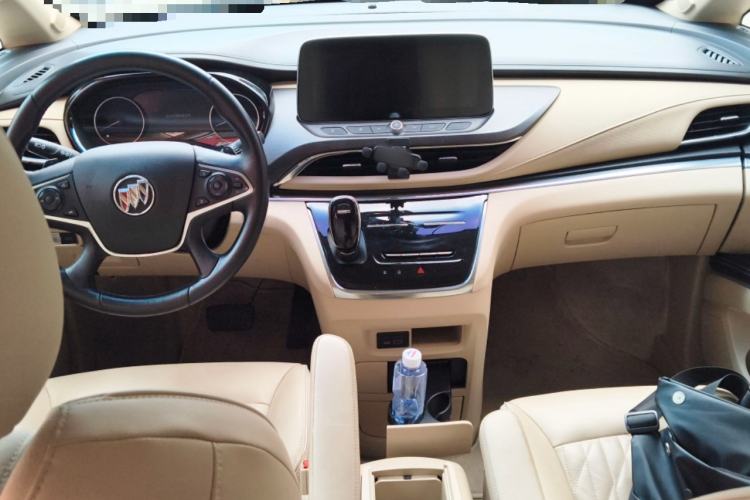 Used Buick GL8 2023 Facelifted Land Cruiser Executive Luxury Version Interior 2