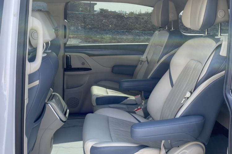 Used Buick GL8 2023 ES Lu Zun Comfort Model Interior 2