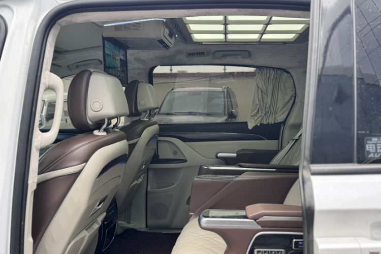 Used Buick GL8 2023 ES Lu Zun Comfort Model Interior 3