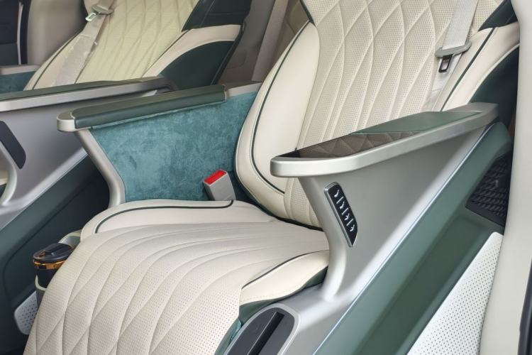 Used Buick GL8 2023 ES Lu Zun Comfort Model Interior 3