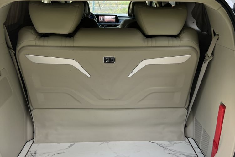 Used Buick GL8 2023 ES Lu Zun Comfort Model Interior 3