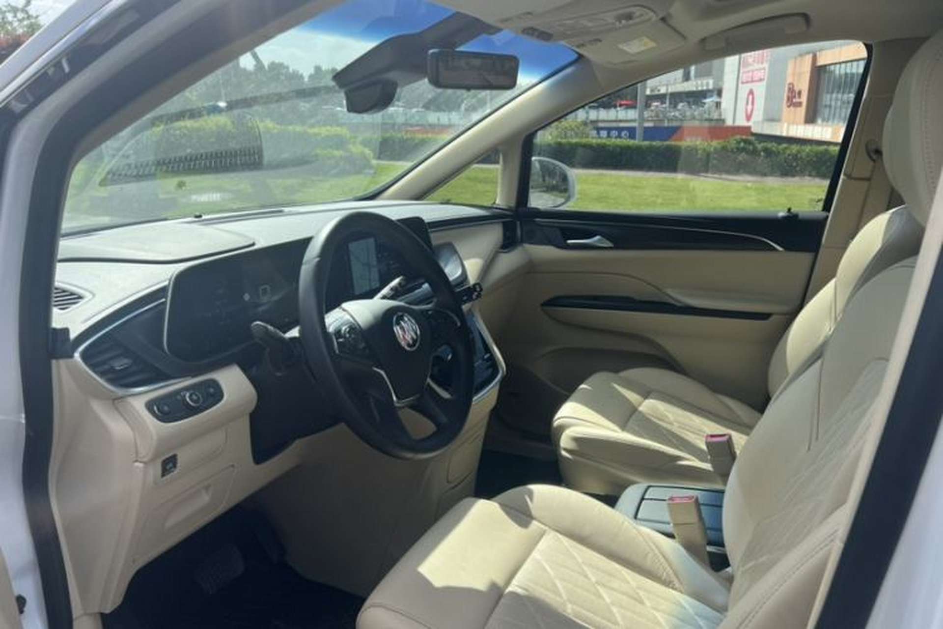 Used Buick GL8 2023 ES Lu Zun Flagship Model Interior 3