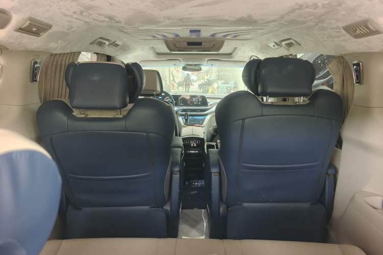Used Buick GL8 2023 ES Lu Zun Comfort Model Interior 3