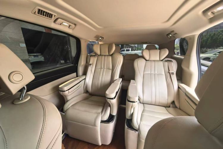 Used Buick GL8 2023 ES Lu Zun Deluxe Model Interior 3