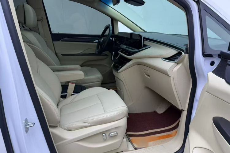 Used Buick GL8 2023 ES Lu Zun Deluxe Model Interior 3