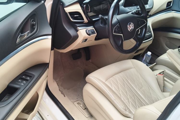 Used Buick GL8 2023 Facelifted Land Cruiser Executive Luxury Version Interior 3