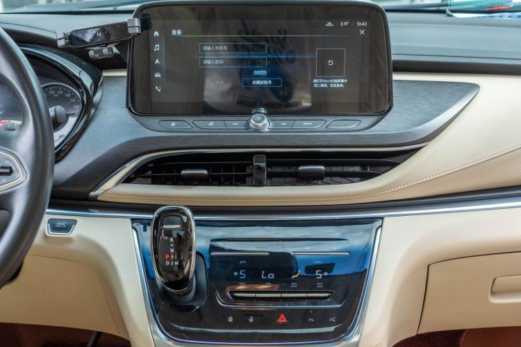 Used Buick GL8 2023 Land Executive Class Deluxe Model Interior 4