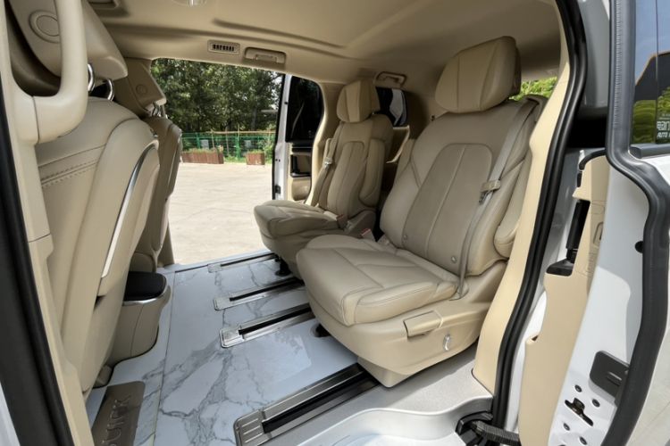 Used Buick GL8 2023 ES Lu Zun Deluxe Model Interior 4