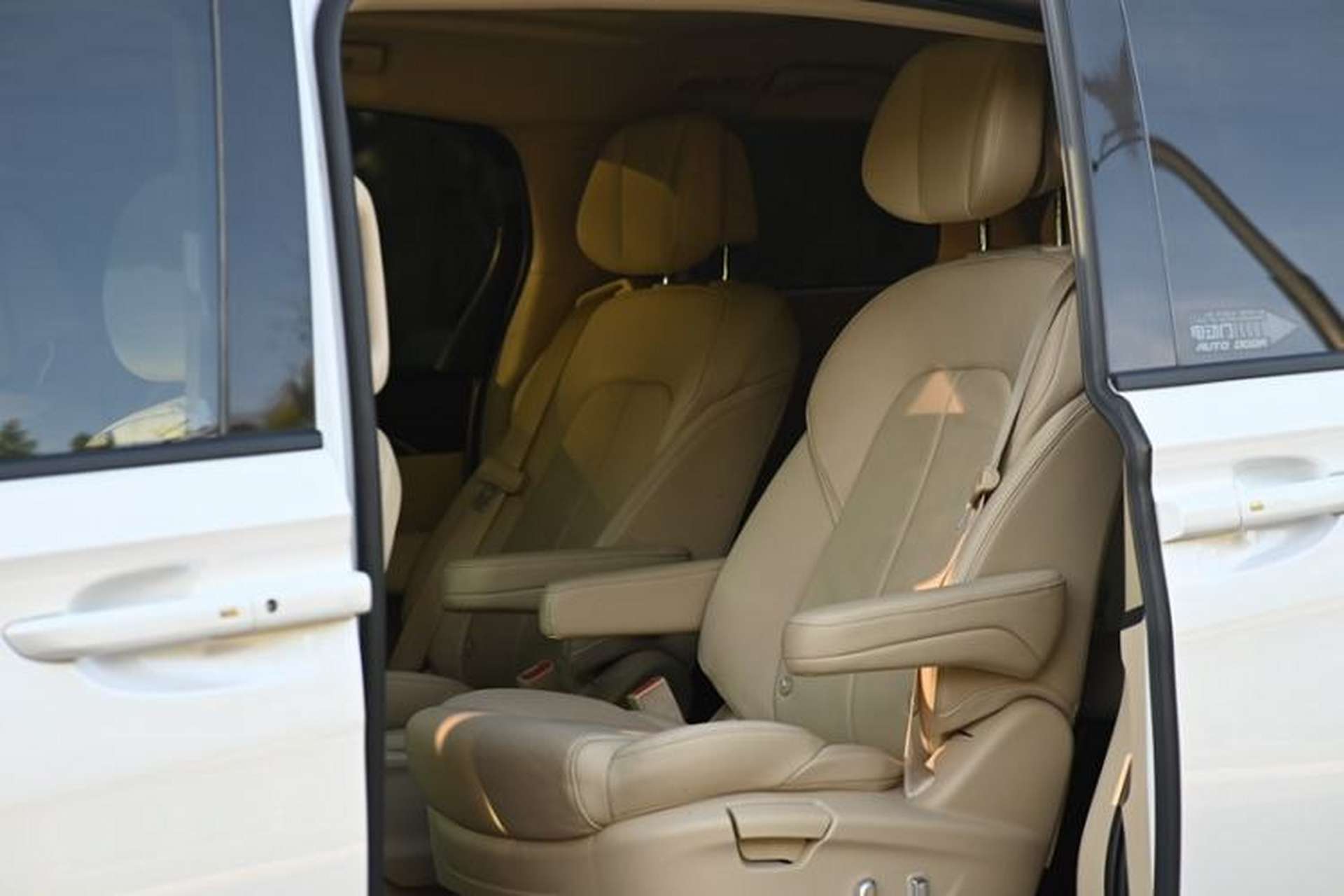 Used Buick GL8 2023 ES Lu Zun Deluxe Model Interior 4