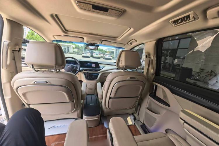 Used Buick GL8 2023 ES Lu Zun Deluxe Model Interior 4
