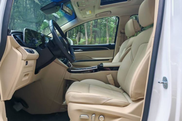 Used Buick GL8 2023 ES Lu Zun Deluxe Model Interior 4